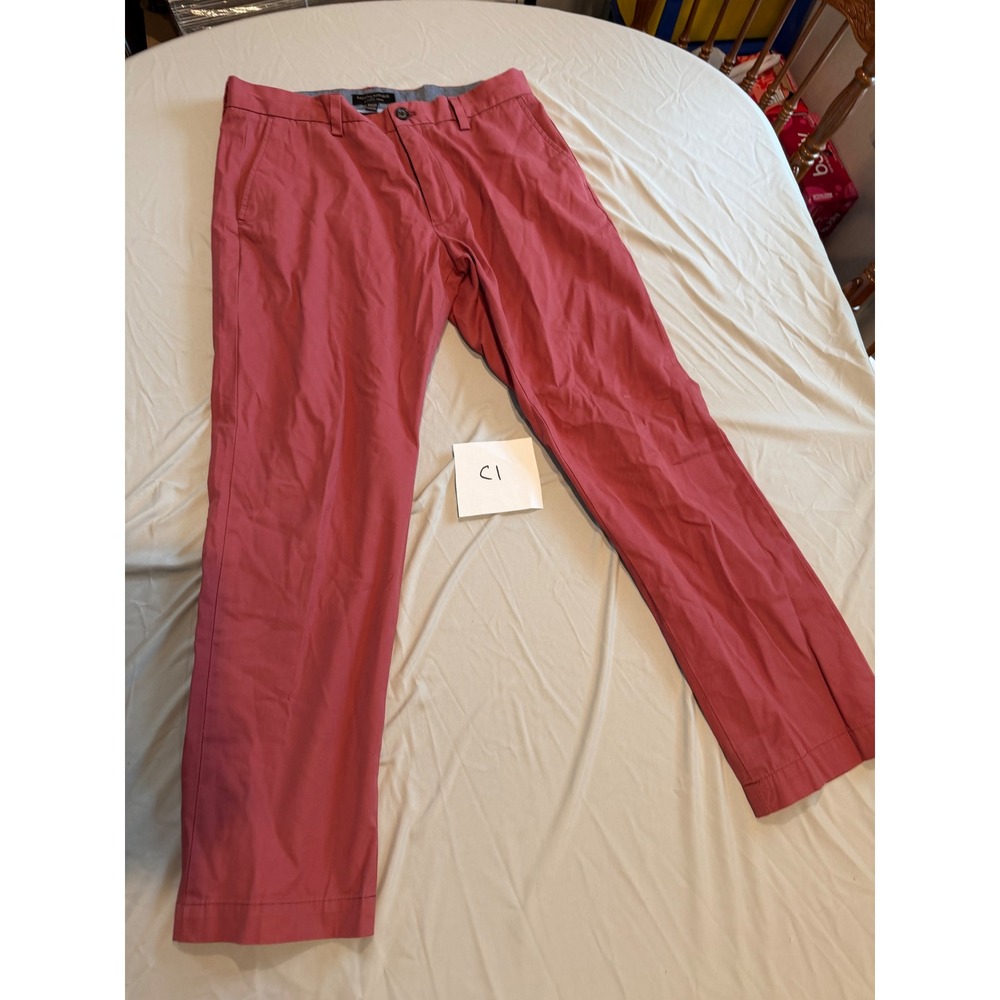 Banana Republic Emerson Chino Mens 33x30 Coral Pink Straight Leg Cotton‎ Pants